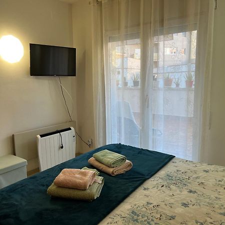 Comode Apartament Al Bell Mig De Gerona Exterior foto